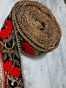 combo of Black &amp; Red boarder lace for saare