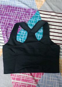 Black Seamless Sports Bra
