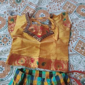 Cute Yellow &amp; Plaid Skirt Set