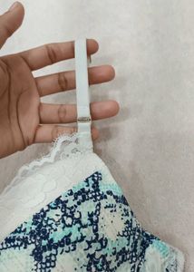 Stylish White &amp; Blue Snake Print Bra