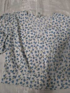 Cute Blue Floral Print Crop Top