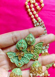 Exquisite Pearl Necklace &amp; Earrings Set