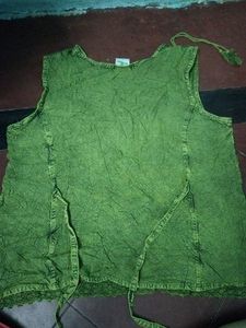 Green Embroidered Sleeveless Kurta