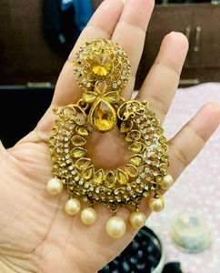 Golden partwear ear rings