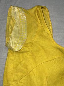 Yellow Saree with Paisley Print and blouse