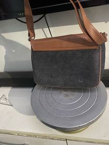 Stylish Crossbody Bag with Tassel Accent