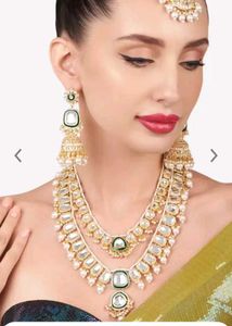Kundan Jewelry Set