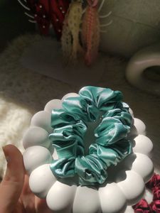 3 hair accessories