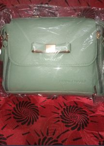 Brand NEW** PREMIUM SLINGBAG