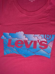 Levis T-shirt For Women