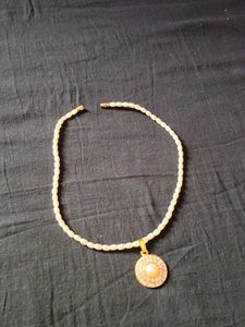 Elegant Pearl Necklace with Pendant