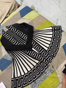 Chic Geometric Print Cardigan