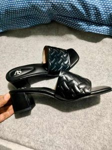 Chic Black Quilted Slides
