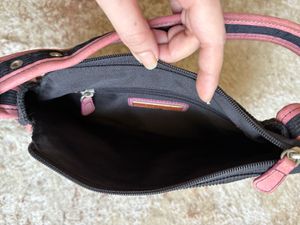 Chic Black &amp; Pink Shoulder Bag