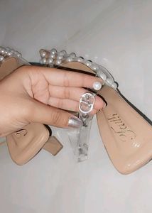 Nude dessy heels 👠🤌