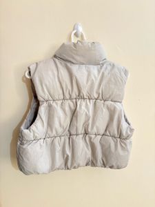 H&amp;M Beige Cropped Puffer Vest