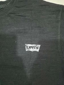 Levi's Black T-Shirt