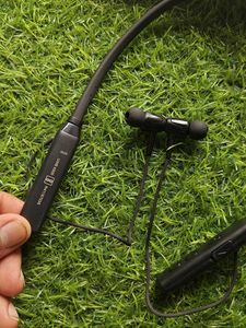 U&amp;i Unity-2 Series Neckband free usb cable