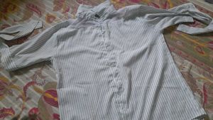 2 different style shirt crop top