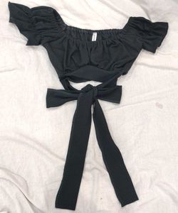 Chic Black Puff Sleeve Crop Top
