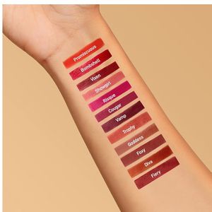 MyGlamm Ultimatte Lipstick: Shade Diva (Rusty Brown)