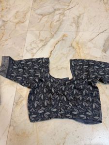Elegant Floral Print Saree with Blouse