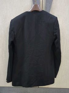Elegant Black Collarless Blazer