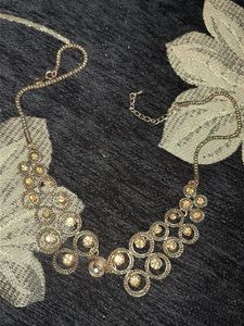Chic Rhinestone Statement Necklace