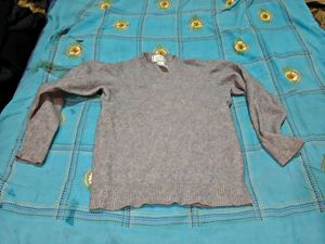 Cozy V-Neck Sweater men women