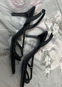 ‼️BRAND NEW ZARA Black Heeled Sandals‼️