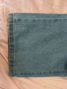 Light Wash straight Leg Jeans with Belt