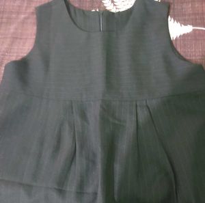 Classic Black Sleeveless Midi Dress