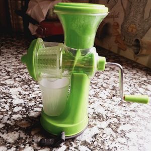 Plastic Hand Juicer