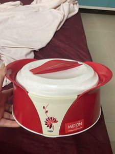 Milton Red Insulated Casserole Dish