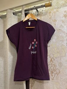 Casual Purple T-Shirt with Floral Embroidery