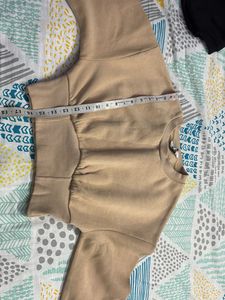 Cozy Beige Cropped fleeced Sweatshirt