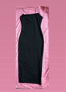 Sleek Black Spaghetti Strap Midi Dress