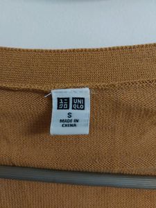 Uniqlo Top