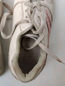 White Casual Sneakers with Pink Accents