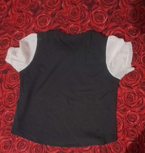 Chic Black &amp; White Collared Top