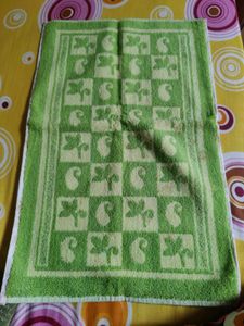Brand new Set of 3 Hand Towels 30x50 cm