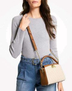 Micheal kors slingbags