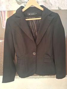 Chic Black Blazer for Women