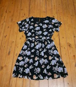 Chic Floral Print Mini Dress