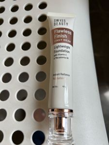 Swiss Beauty Flawless Finish Daily Wear Lightweigh