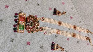 Exquisite Pearl Necklace & Earring Set