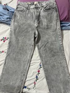 Acid wash baggy jeans