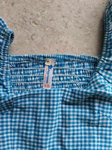 Gingham top 🪬🤍🩵