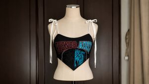 Buenos Aires Graphic Crop Top