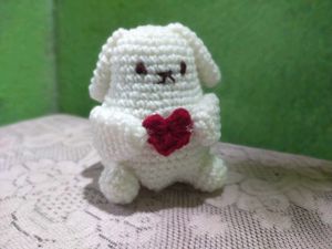 Handmade Crochet pompompurin with Heart